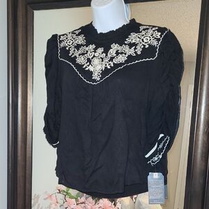 DEMOCRACY SIZE PM. Embroidered Black Women's Top